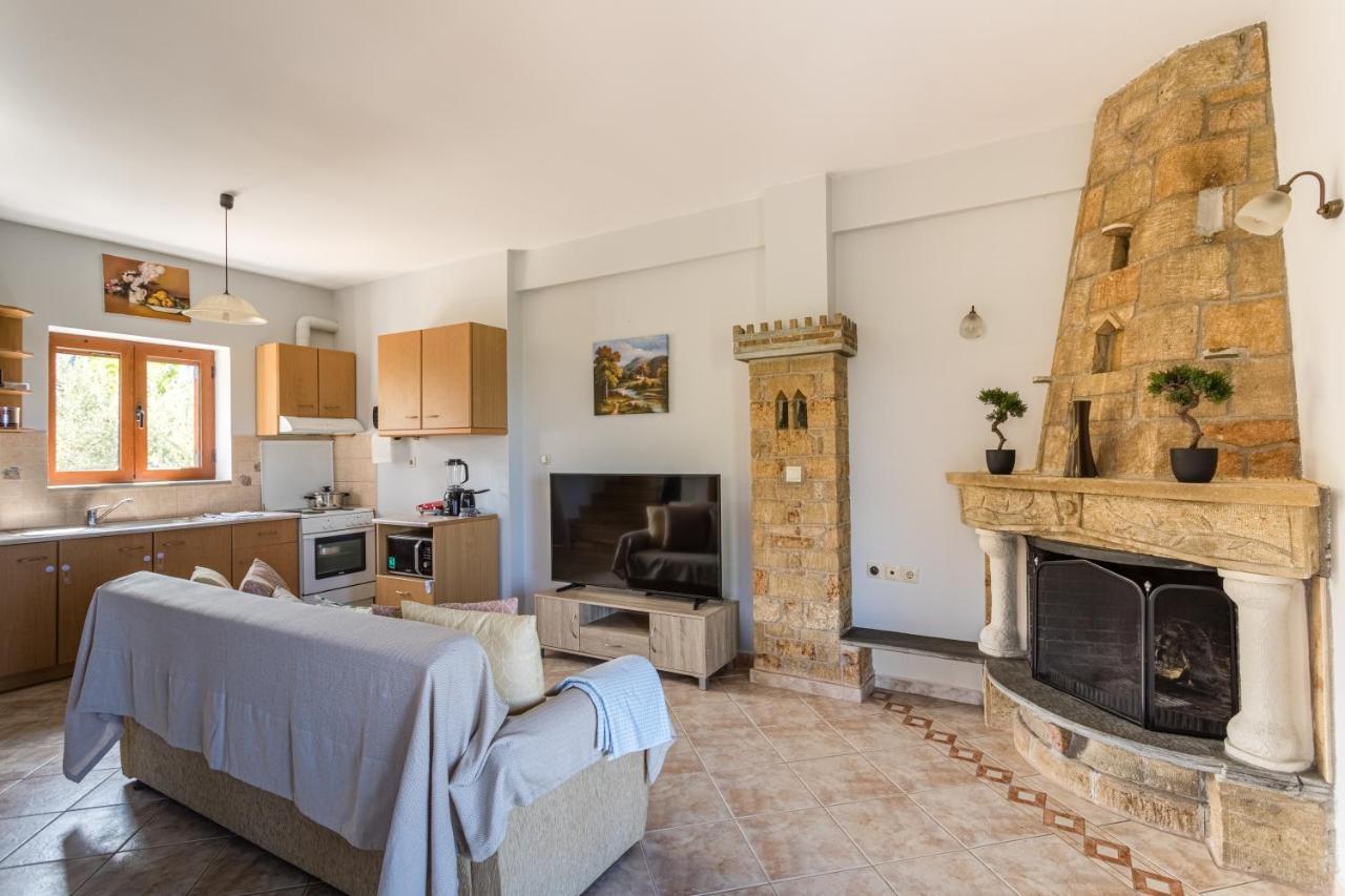 Chioureas Apartments Lévktron Zewnętrze zdjęcie